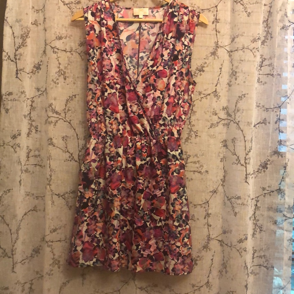 Adorable floral sleeveless mini dress. Worn once!